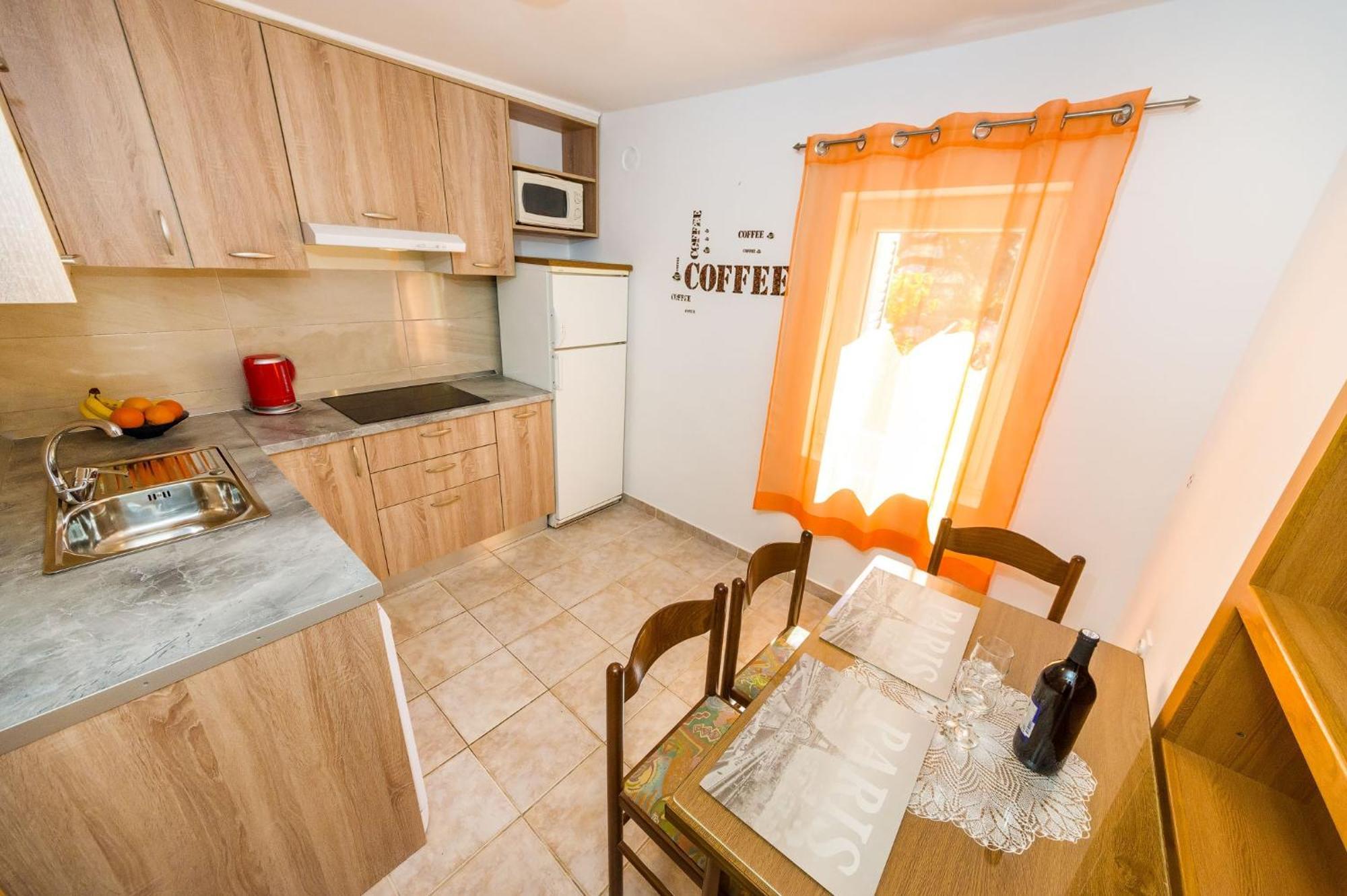 Apartments With A Parking Space Nin, Zadar - 10414 Rom bilde