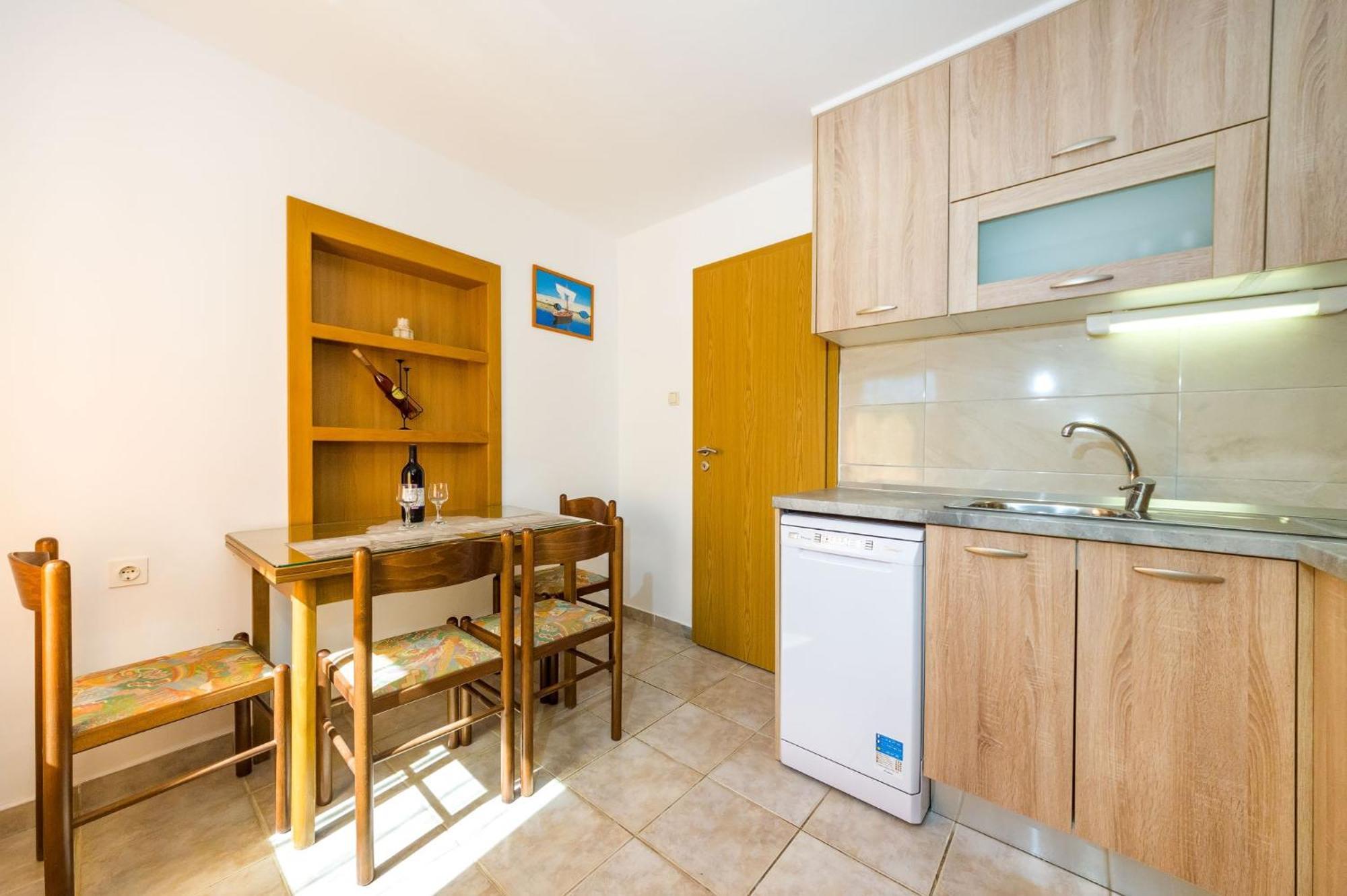 Apartments With A Parking Space Nin, Zadar - 10414 Rom bilde
